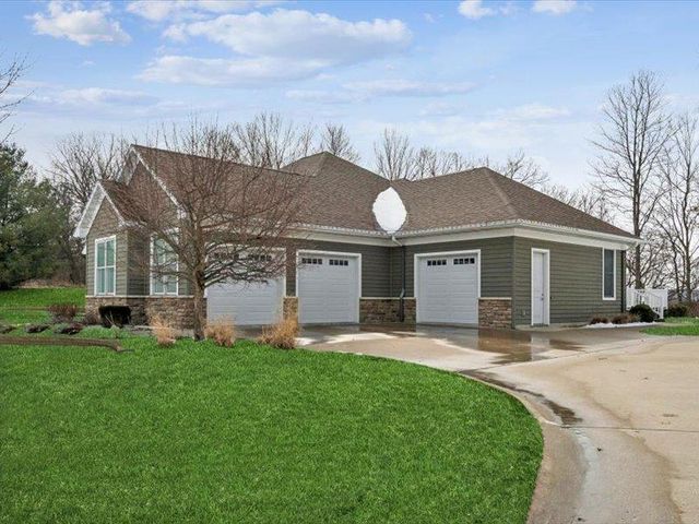 702 Stoneman Court, Fayette, IA 52142