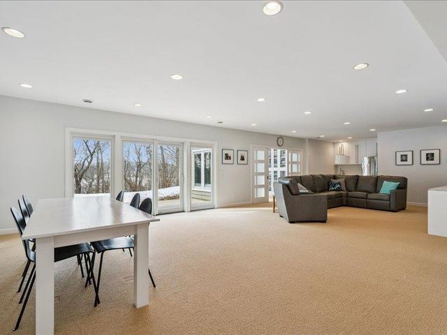 702 Stoneman Court, Fayette, IA 52142