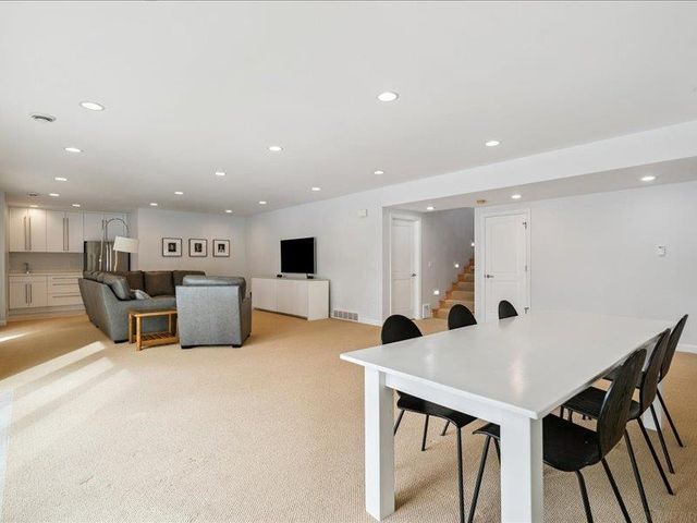 702 Stoneman Court, Fayette, IA 52142