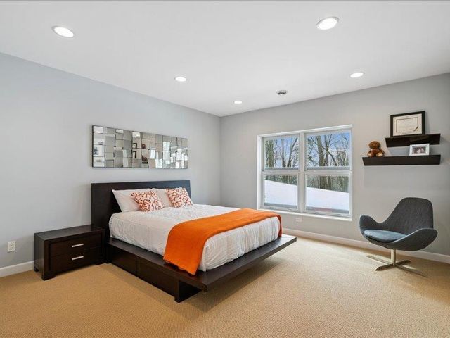 702 Stoneman Court, Fayette, IA 52142