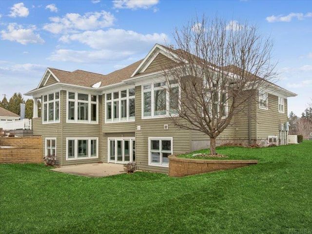 702 Stoneman Court, Fayette, IA 52142