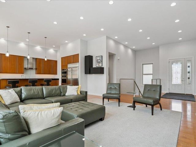 702 Stoneman Court, Fayette, IA 52142