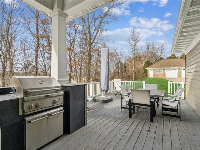 702 Stoneman Court, Fayette, IA 52142