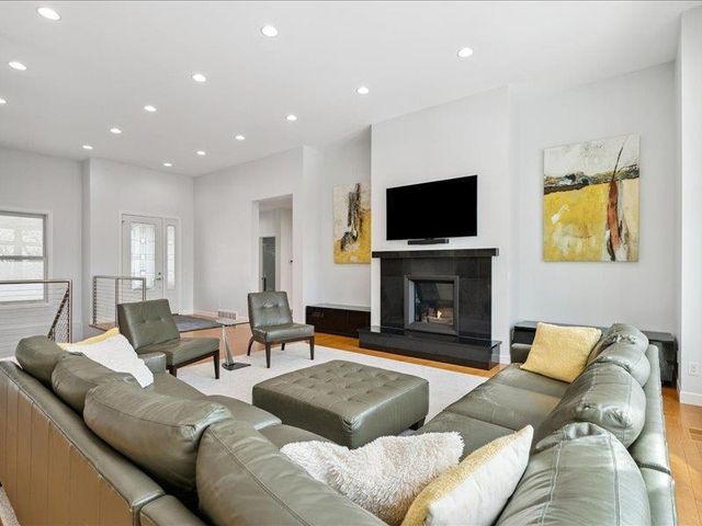 702 Stoneman Court, Fayette, IA 52142