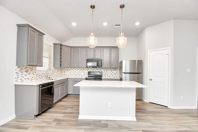 299 Brocks Lane, Montgomery, TX 77356