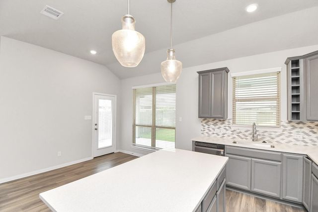 299 Brocks Lane, Montgomery, TX 77356