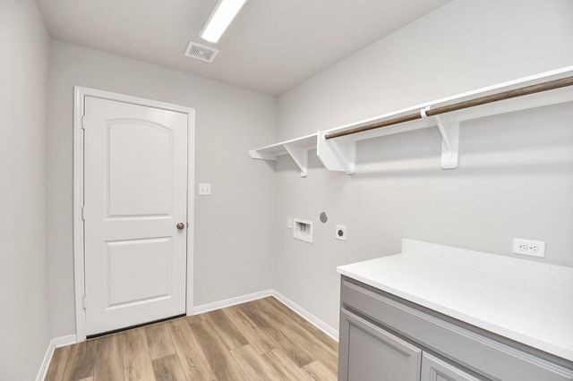 299 Brocks Lane, Montgomery, TX 77356