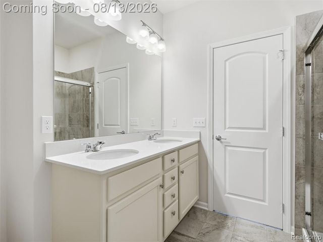 121 Coppice Way, White Lake, MI 48386