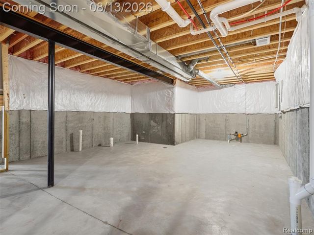 121 Coppice Way, White Lake, MI 48386