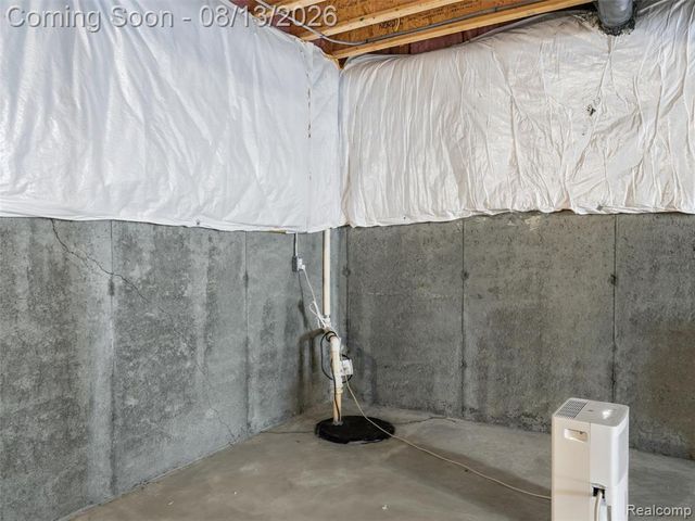 121 Coppice Way, White Lake, MI 48386