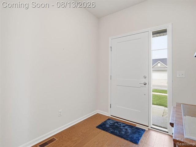 121 Coppice Way, White Lake, MI 48386