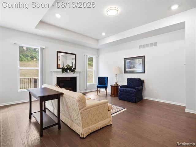 121 Coppice Way, White Lake, MI 48386