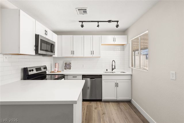 115 Ivy Street, Henderson, NV 89015