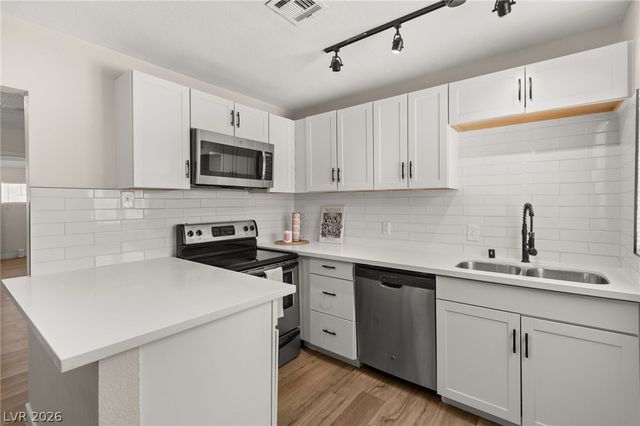 115 Ivy Street, Henderson, NV 89015