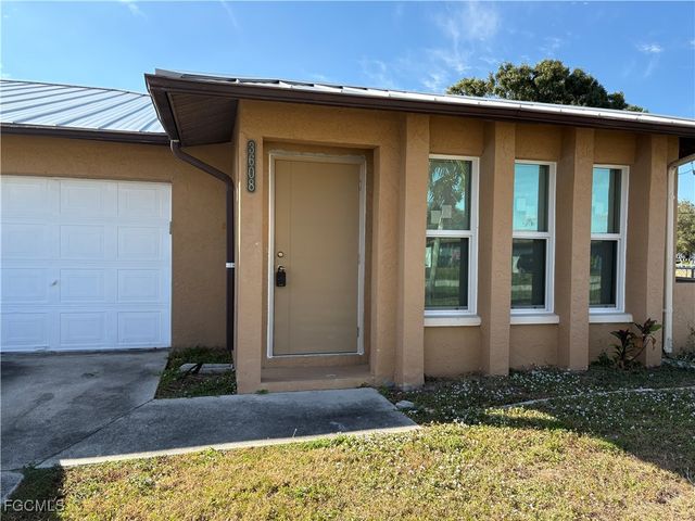 3608 SW 7th PL, Cape Coral, FL 33914