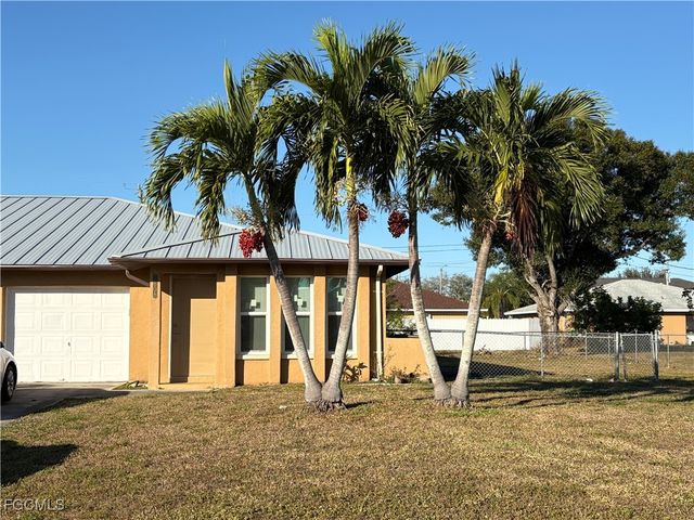 3608 SW 7th PL, Cape Coral, FL 33914
