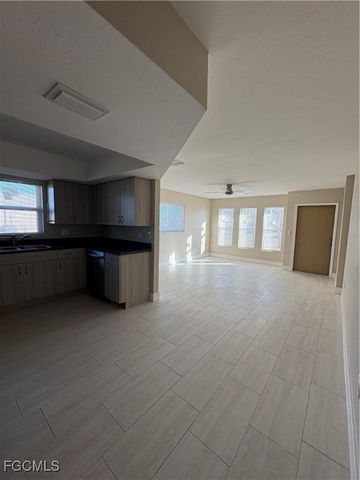 3608 SW 7th PL, Cape Coral, FL 33914