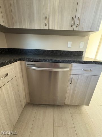 3608 SW 7th PL, Cape Coral, FL 33914