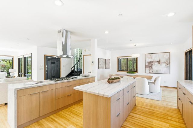 2912 Hillside Drive, Burlingame, CA 94010
