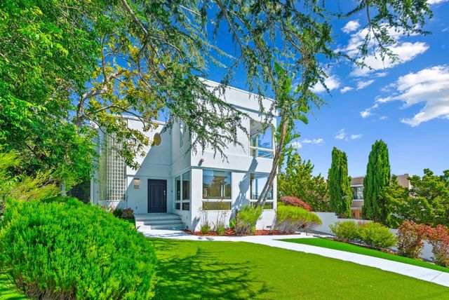 2912 Hillside Drive, Burlingame, CA 94010