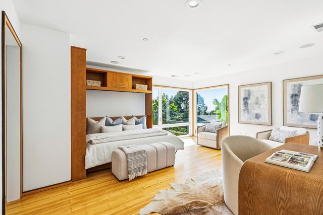 2912 Hillside Drive, Burlingame, CA 94010