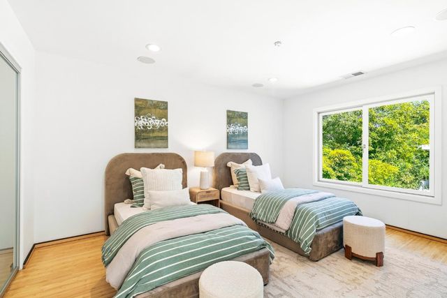2912 Hillside Drive, Burlingame, CA 94010