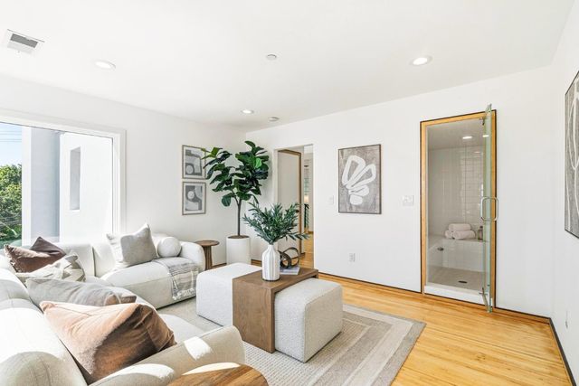 2912 Hillside Drive, Burlingame, CA 94010