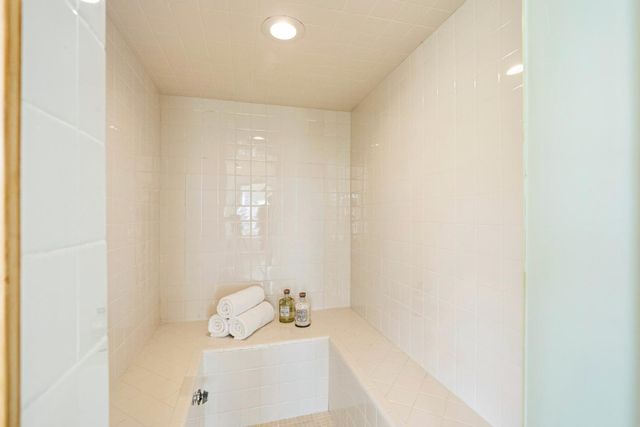 2912 Hillside Drive, Burlingame, CA 94010