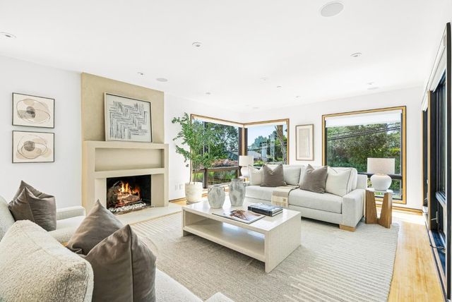 2912 Hillside Drive, Burlingame, CA 94010