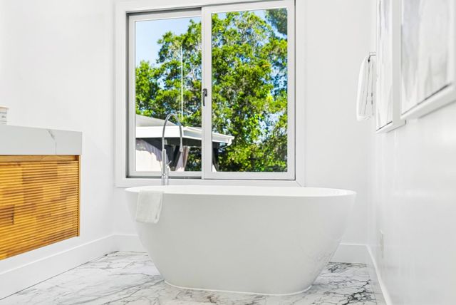 2912 Hillside Drive, Burlingame, CA 94010