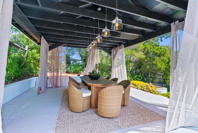 2912 Hillside Drive, Burlingame, CA 94010