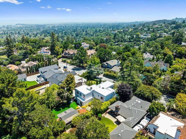 2912 Hillside Drive, Burlingame, CA 94010