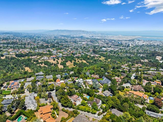 2912 Hillside Drive, Burlingame, CA 94010