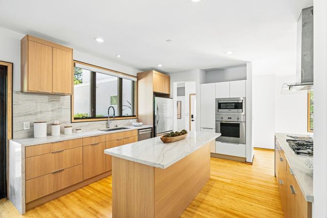 2912 Hillside Drive, Burlingame, CA 94010