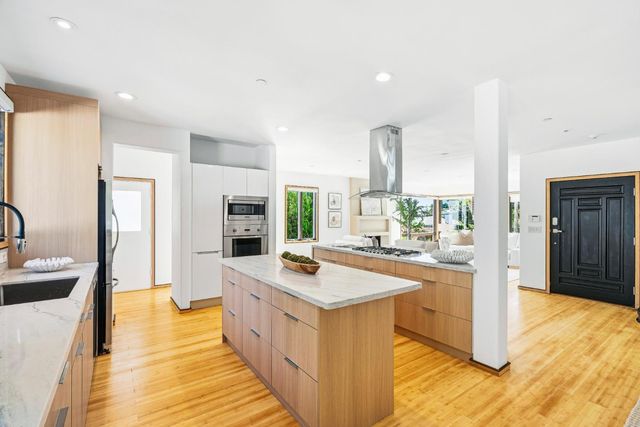 2912 Hillside Drive, Burlingame, CA 94010