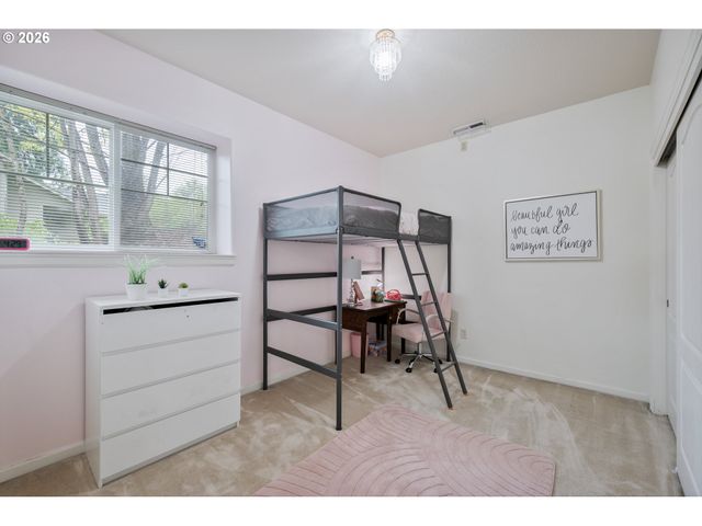 148 W CANYON VIEW Dr, Longview, WA 98632