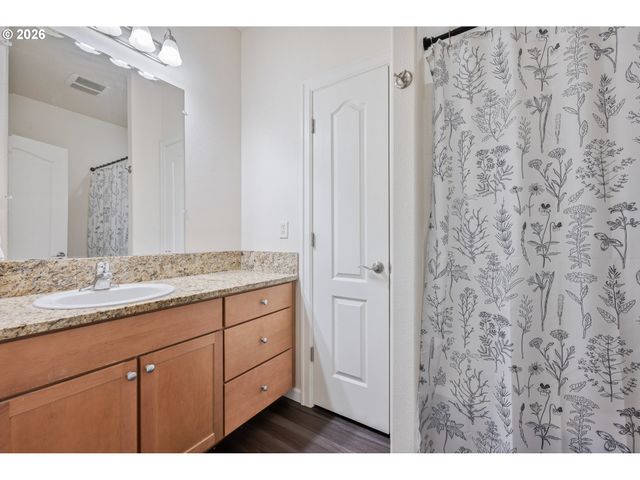 148 W CANYON VIEW Dr, Longview, WA 98632