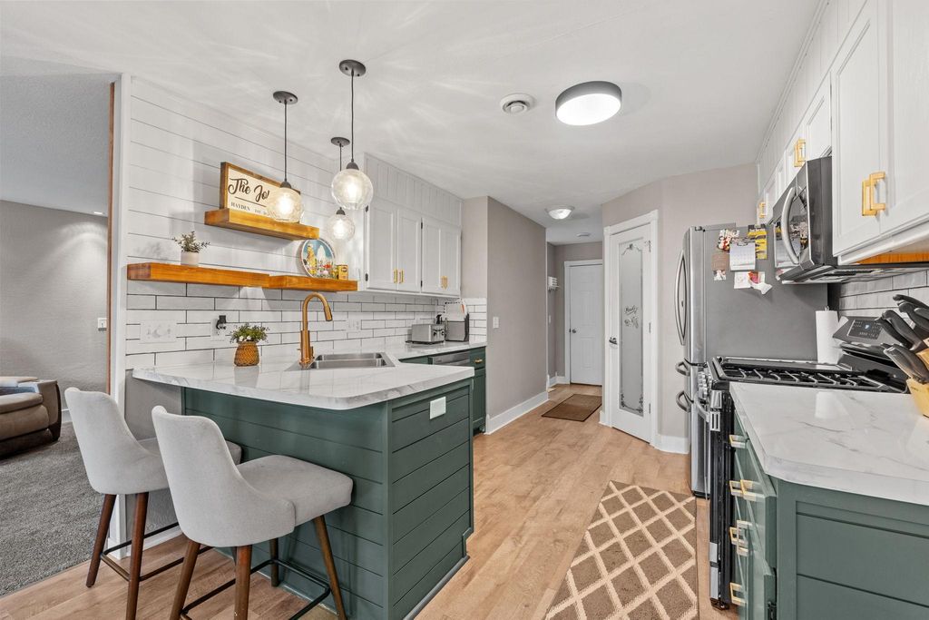 936 Golden Way NW, Isanti, MN 55040 — exterior