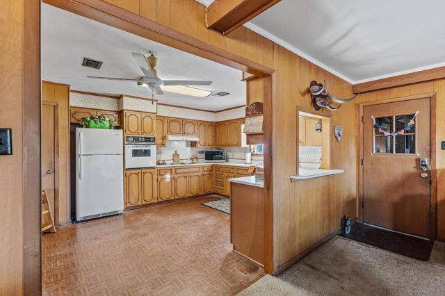 233 Haning Drive, Paris, TX 75462