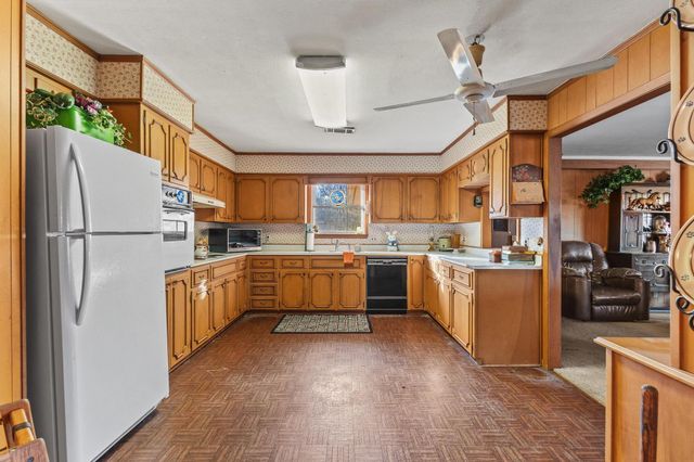 233 Haning Drive, Paris, TX 75462