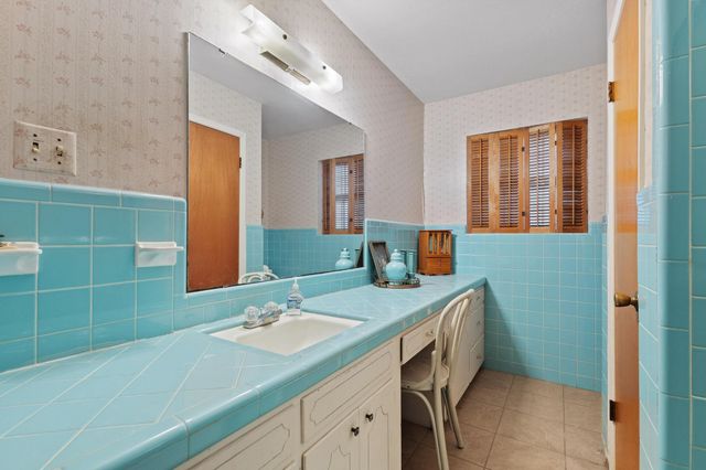 233 Haning Drive, Paris, TX 75462