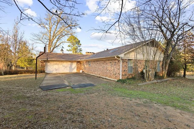 233 Haning Drive, Paris, TX 75462