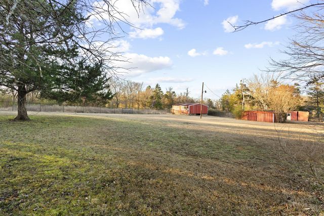 233 Haning Drive, Paris, TX 75462