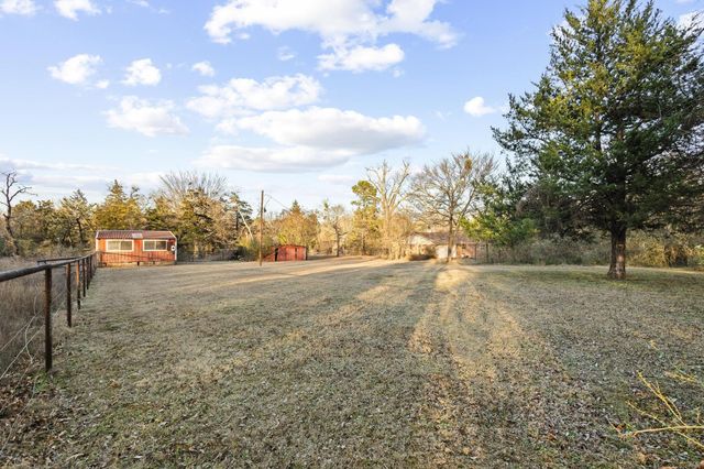 233 Haning Drive, Paris, TX 75462