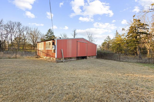 233 Haning Drive, Paris, TX 75462