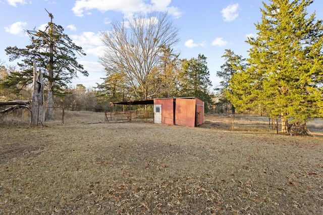 233 Haning Drive, Paris, TX 75462