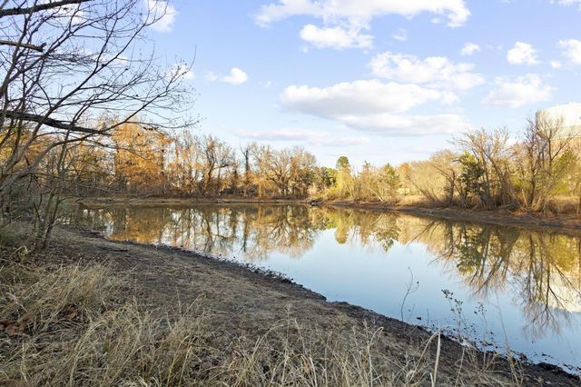 233 Haning Drive, Paris, TX 75462