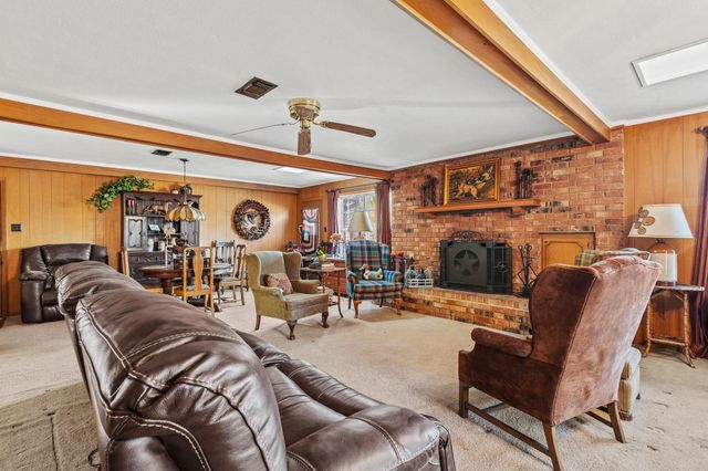 233 Haning Drive, Paris, TX 75462