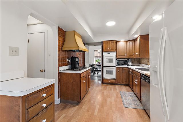 1314 Bunker Avenue, Flossmoor, IL 60422