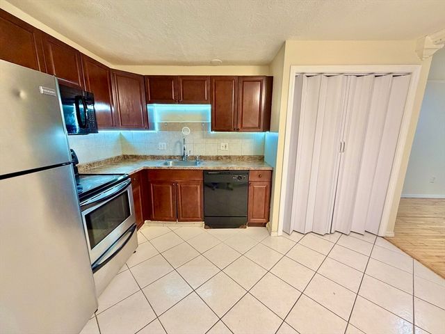 21 Central Ave 10, Everett, MA 02149